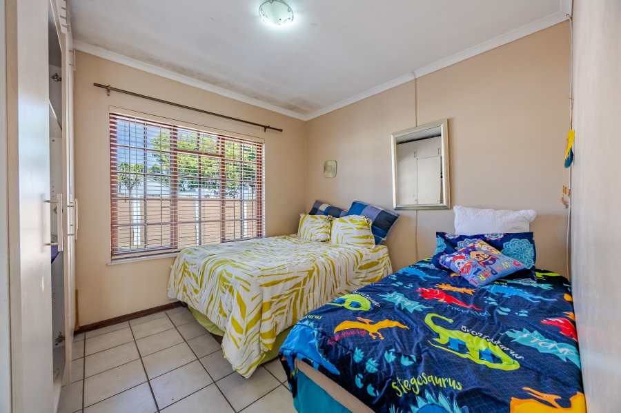 5 Bedroom Property for Sale in Bothasig Western Cape